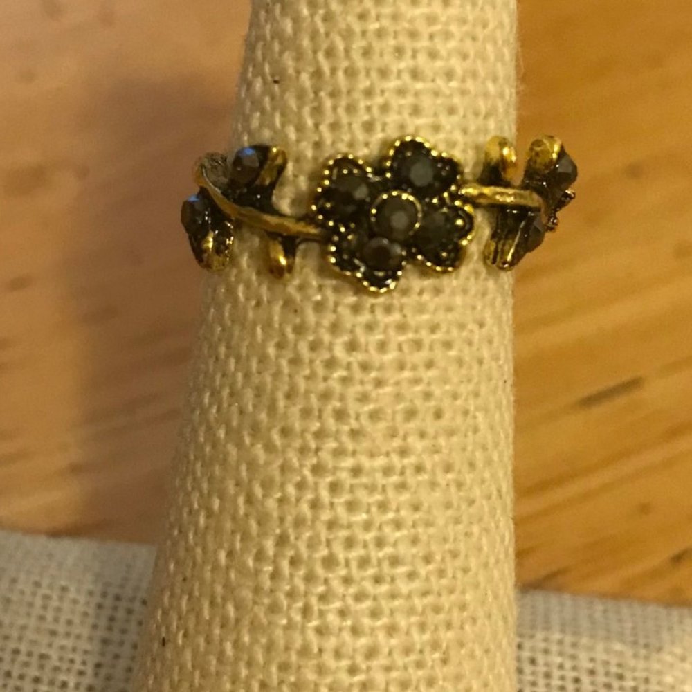 Ring of Midnight Roses Gold and Dark Silver Ring - Picture 3 of 3